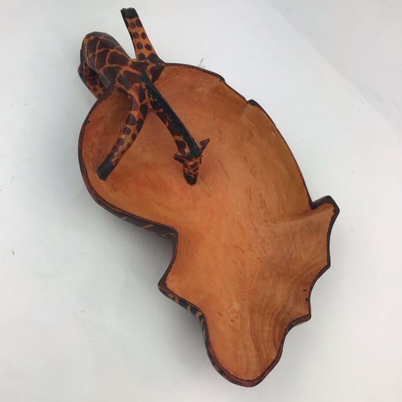 Hand Carved Wooden Giraffe Drinking Bowl - Picture 6 of 9